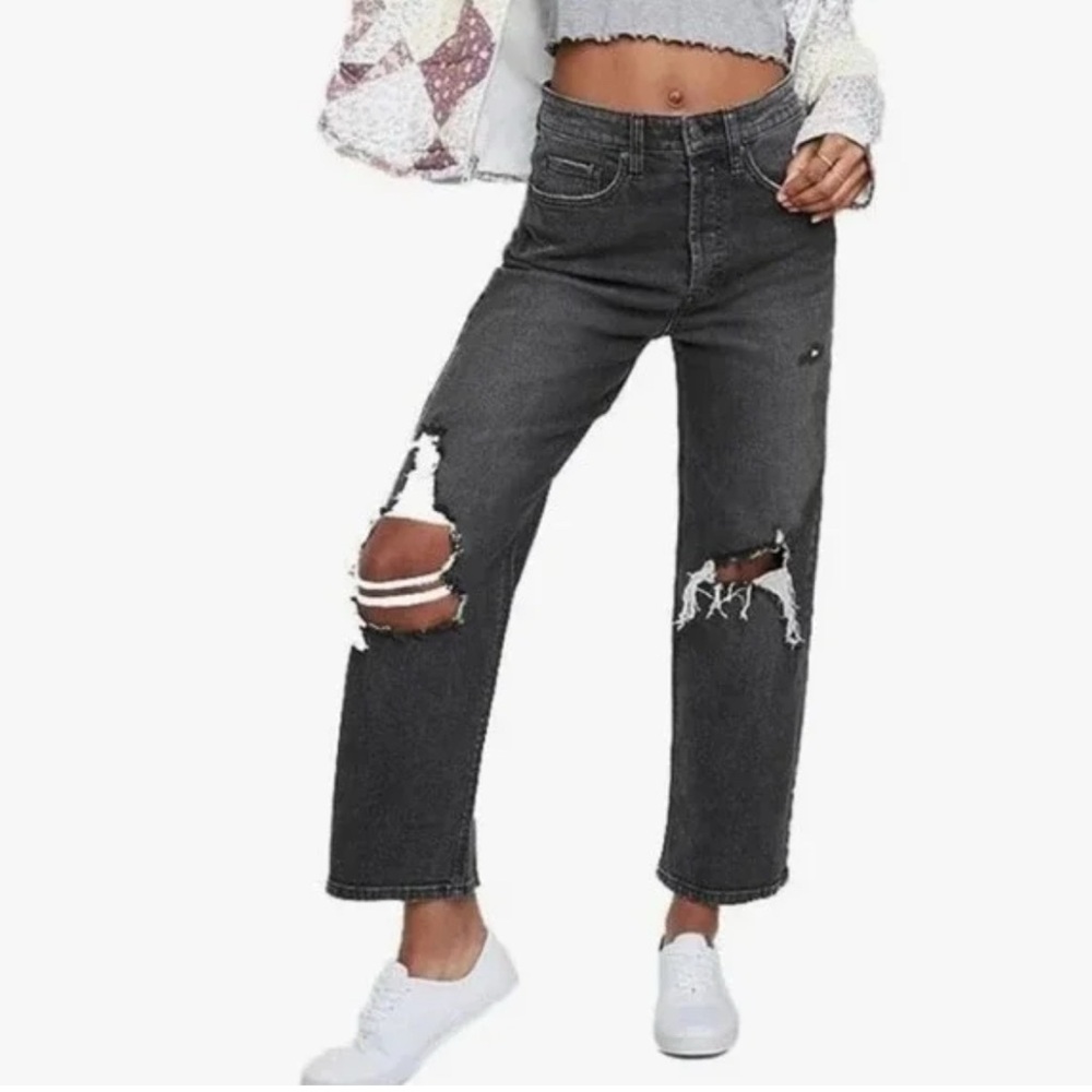 Wild Fable Women’s Relaxed Charcoal Distressed Jeans